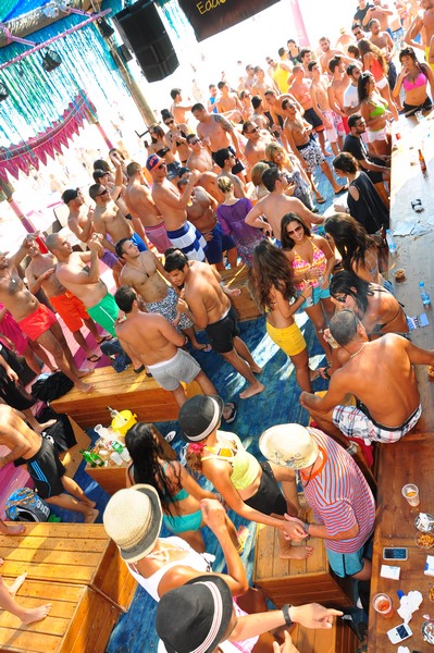 Champagne Showers @ Edde Sands